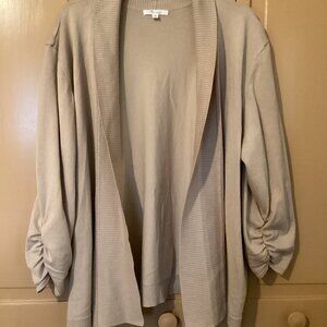 89th & Madison Open Front Light Beige Sweater. Size 3X.